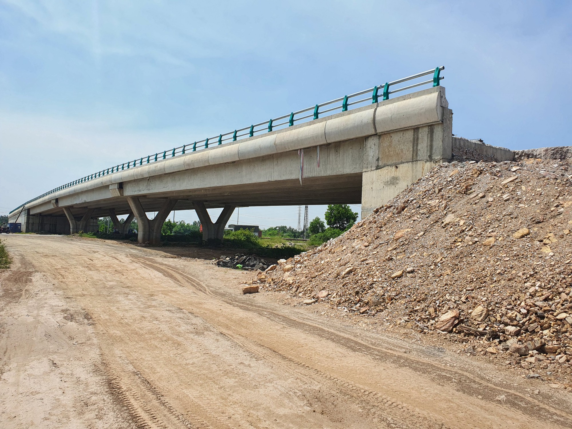 Đường 1.134 tỉ đồng tại Đ&agrave; Nẵng trễ tiến độ: &ldquo;Trảm&rdquo; nh&agrave; thầu phụ năng lực yếu - Ảnh 5.