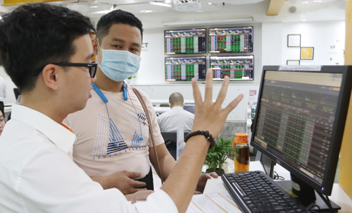 Vốn ngoại đang chờ TTCK Việt Nam được nâng hạng