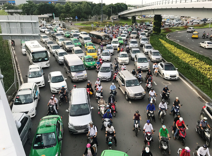 Yêu cầu làm rõ nội dung phản ánh của Báo Người Lao Động về ùn ứ ở sân bay Tân Sơn Nhất