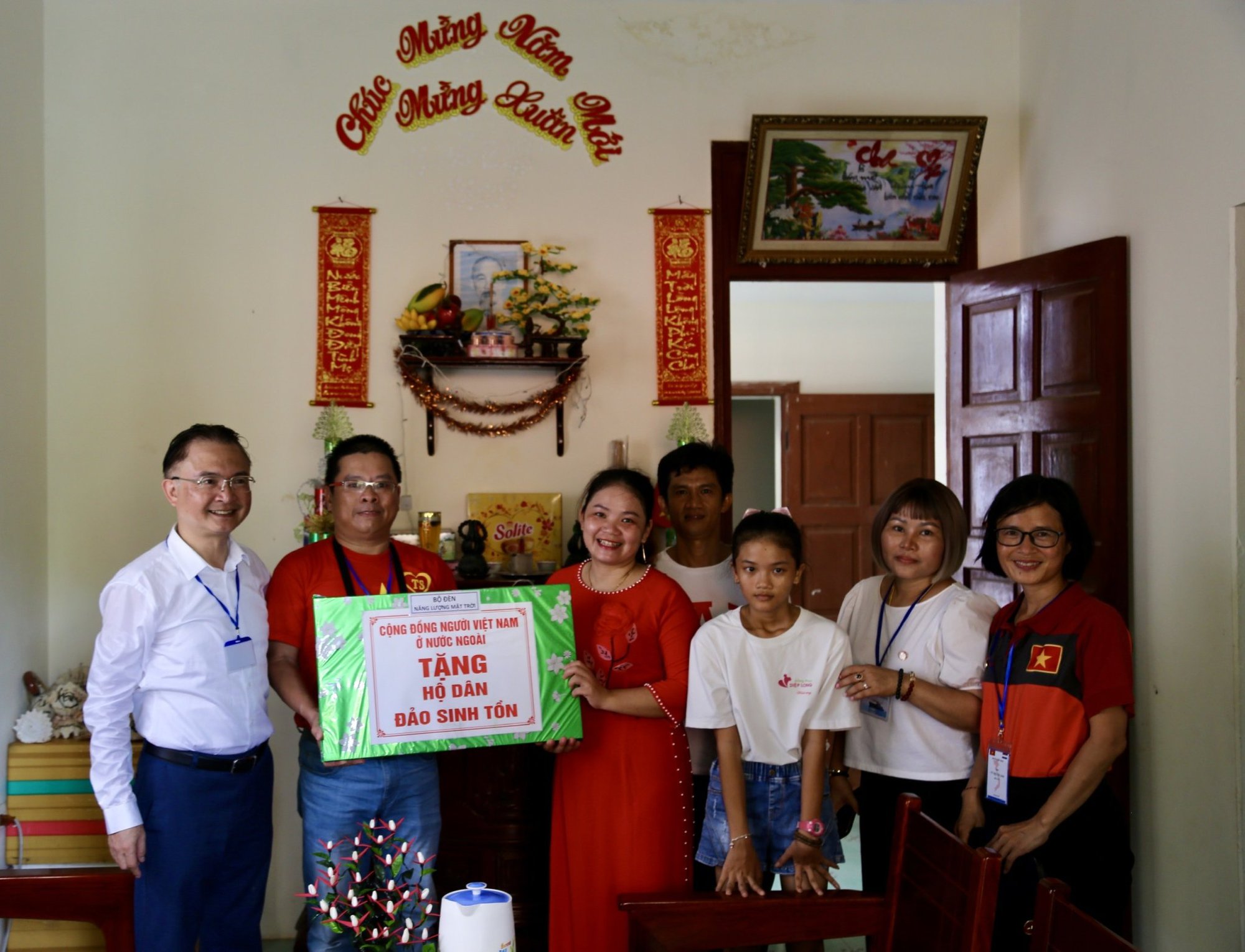 Đo&agrave;n Ban Tuy&ecirc;n gi&aacute;o Trung ương kết th&uacute;c chuyến thăm quần đảo Trường Sa - Nh&agrave; gi&agrave;n DK1 - Ảnh 12.