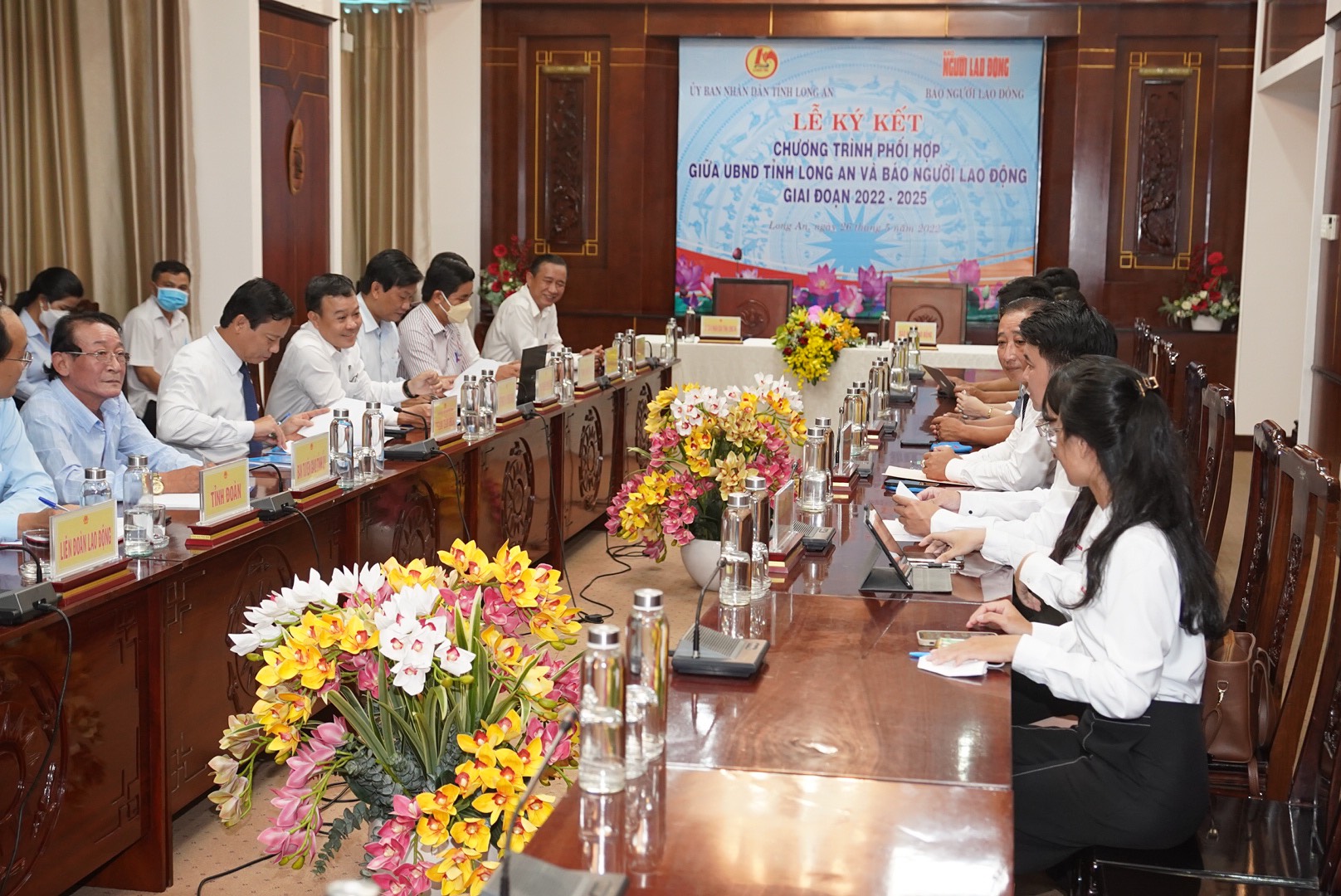 B&aacute;o Người Lao Động k&yacute; kết phối hợp với UBND tỉnh Long An giai đoạn 2022-2025 - Ảnh 2.