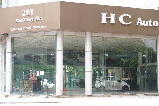 Nhiều showroom ôtô trống không sau vụ lùm xùm biếu, tặng xe sang, siêu xe - Ảnh 4.