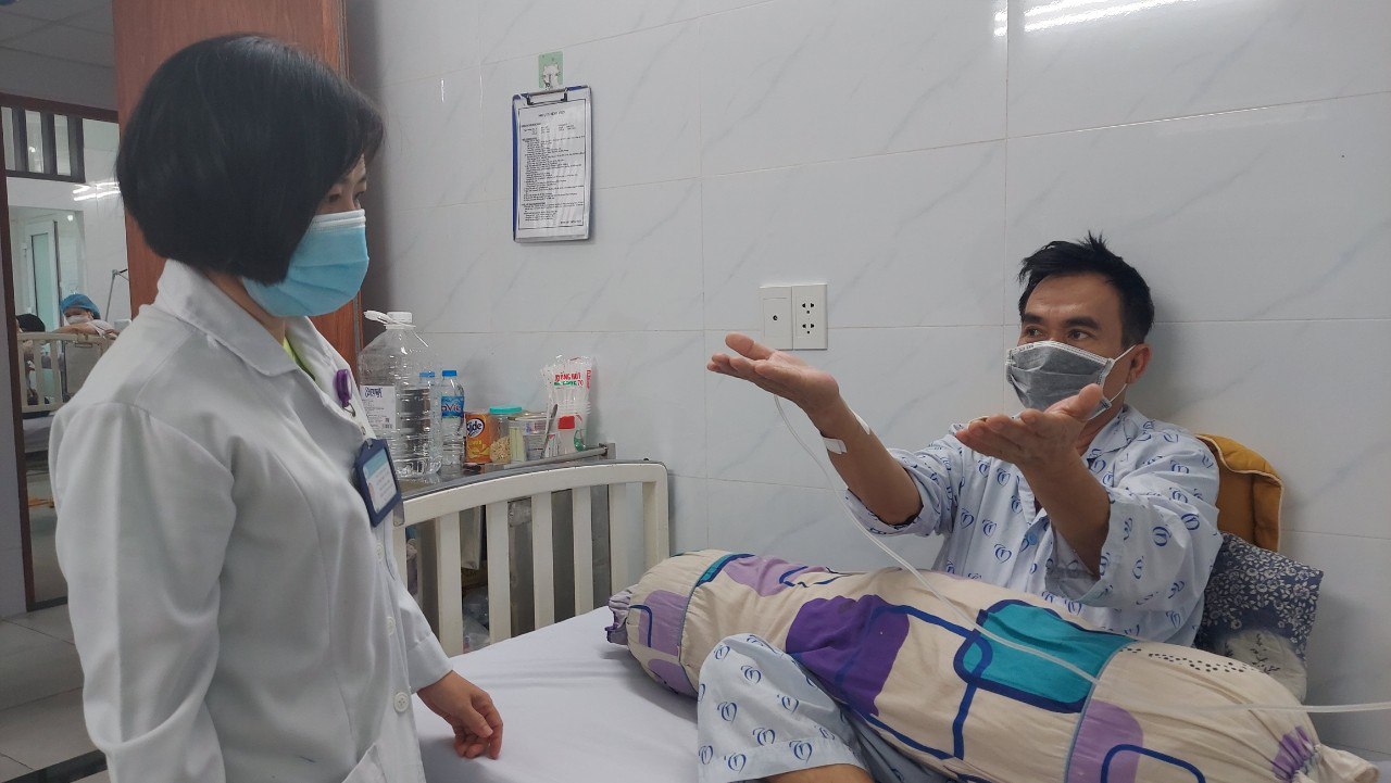 Nắng nóng, coi chừng đột quỵ ở người già - Ảnh 1.