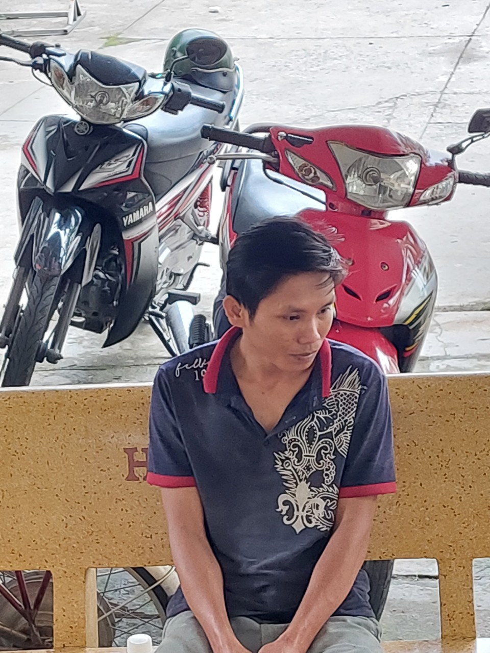 G&atilde; trai d&ugrave;ng xăng đốt chết &ocirc;ng chủ nh&agrave; m&aacute;y nơi mẹ m&igrave;nh l&agrave;m việc - Ảnh 1.