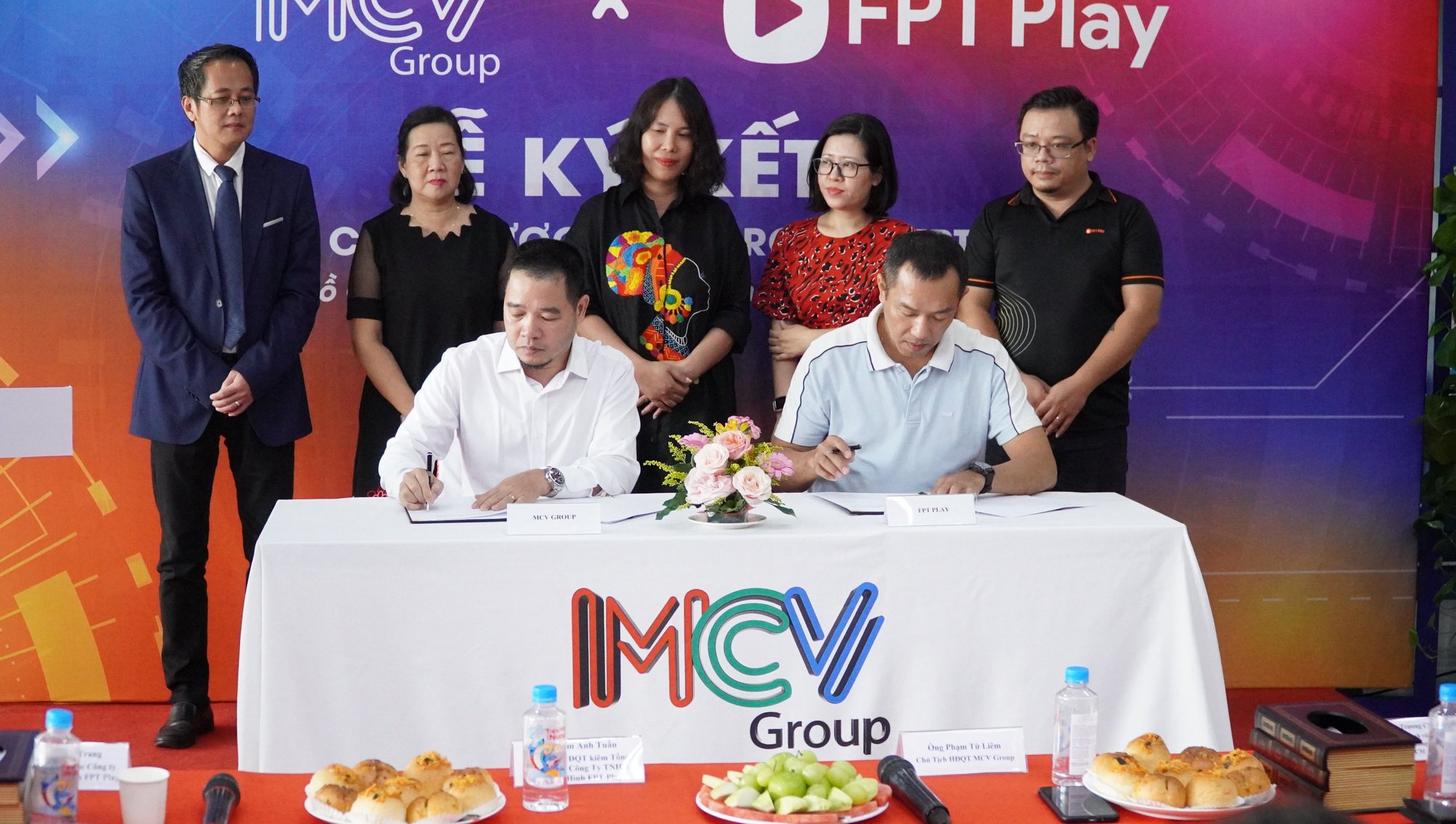 MCV Group bắt tay FPT Play đẩy mạnh nội dung thể thao, giải trí