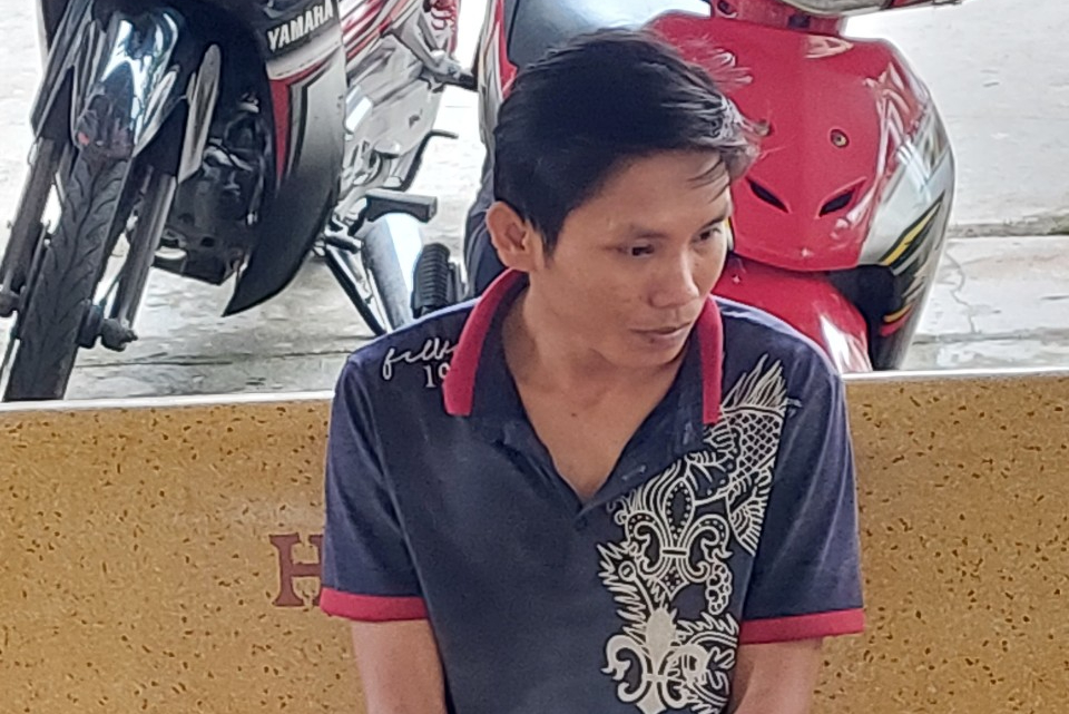 Gã trai tạt xăng đốt chết ông chủ nhà máy nơi mẹ mình làm việc