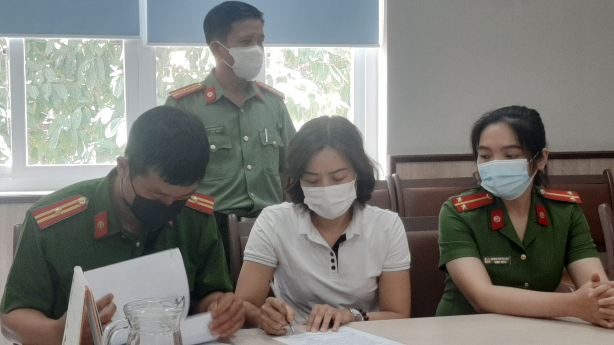 Trước l&uacute;c bị bắt, Gi&aacute;m đốc CDC Đắk Lắk từng 
