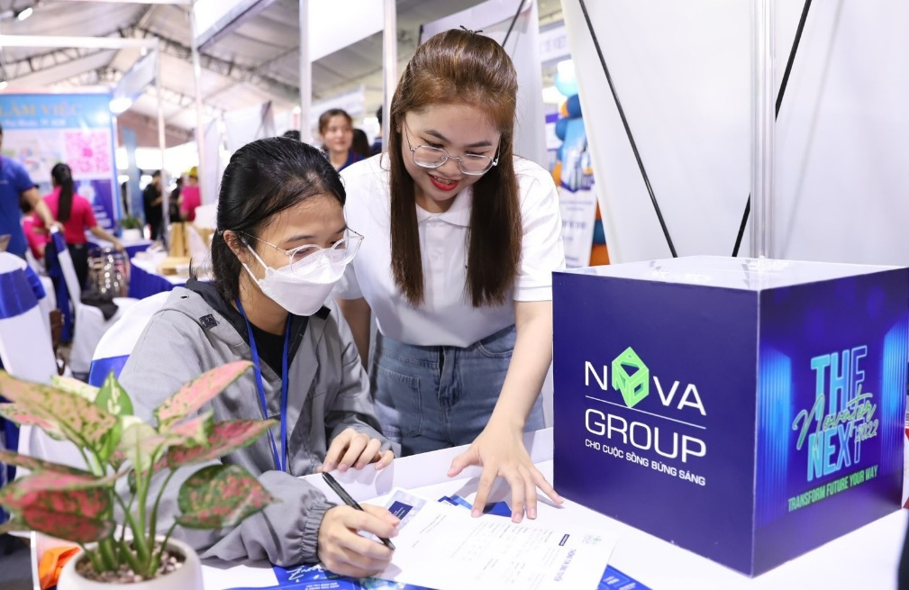 Vì sao xu hướng tuyển dụng nhân sự trẻ đang được tập đoàn lớn quan tâm? - Ảnh 1.