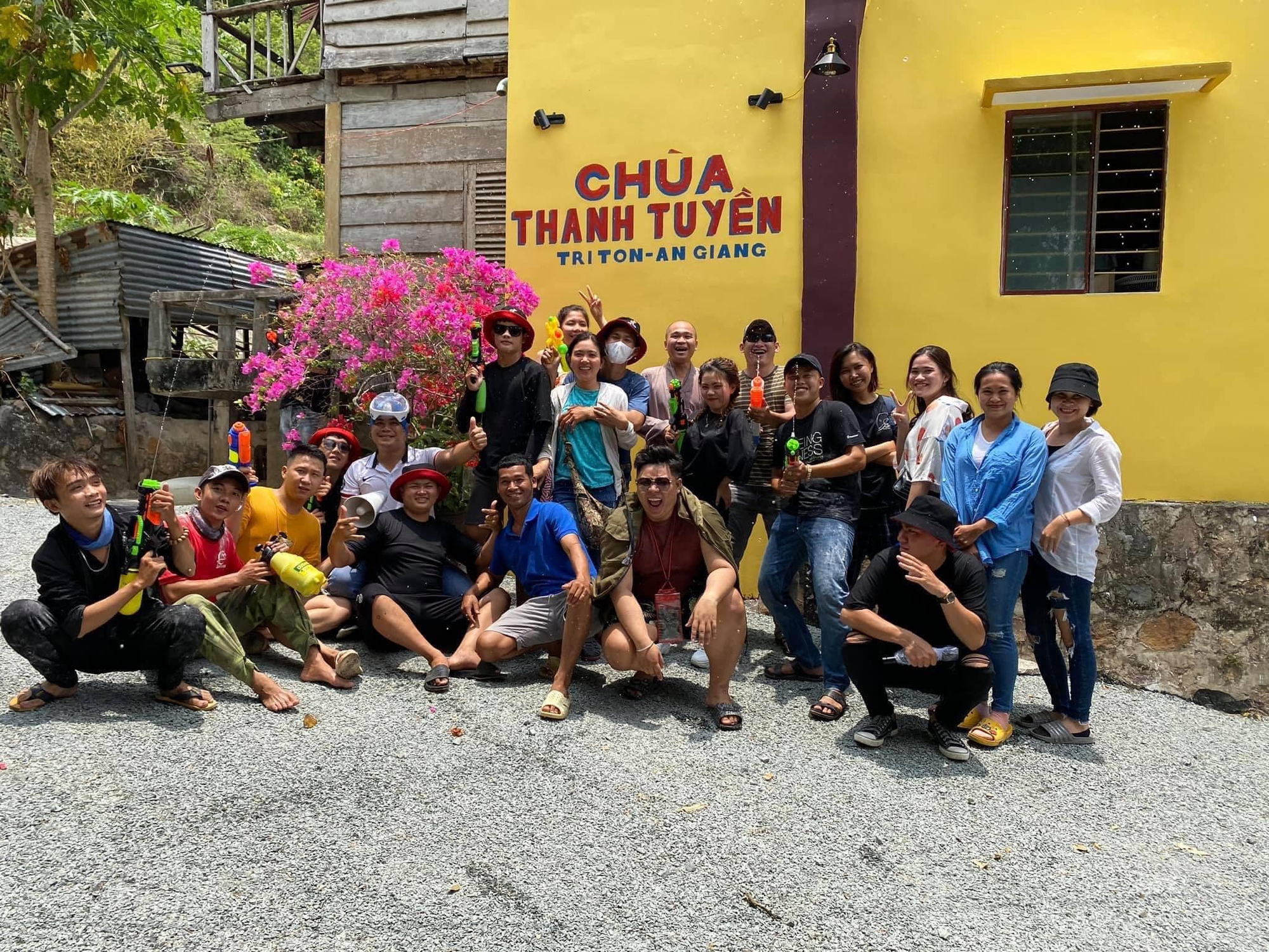 Những m&ocirc; h&igrave;nh thiện nguyện ấm l&ograve;ng của Đại đức Th&iacute;ch Thiện Duy - Ảnh 6.