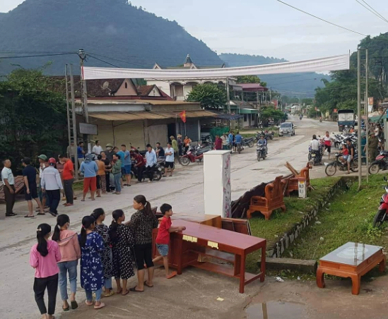 D&acirc;n hoảng loạn th&aacute;o chạy v&igrave; xuất hiện nhiều &ldquo;hố tử thần&rdquo;: L&agrave;m r&otilde; tr&aacute;ch nhiệm nhưng b&ecirc;n li&ecirc;n quan - Ảnh 2.