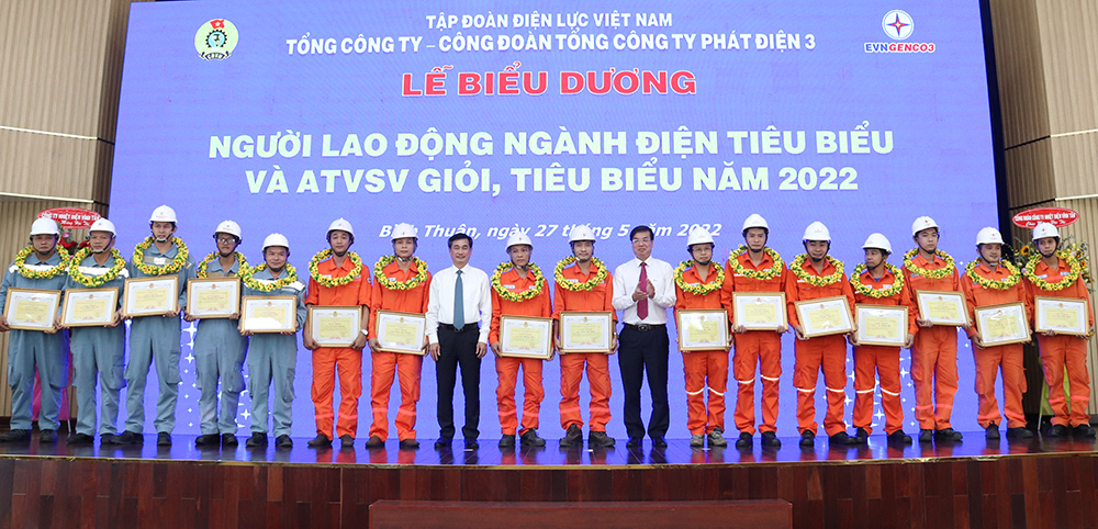 EVNGENCO3 khen thưởng 43 người lao động ti&ecirc;u biểu v&agrave; 20 an to&agrave;n vệ sinh vi&ecirc;n giỏi - Ảnh 1.