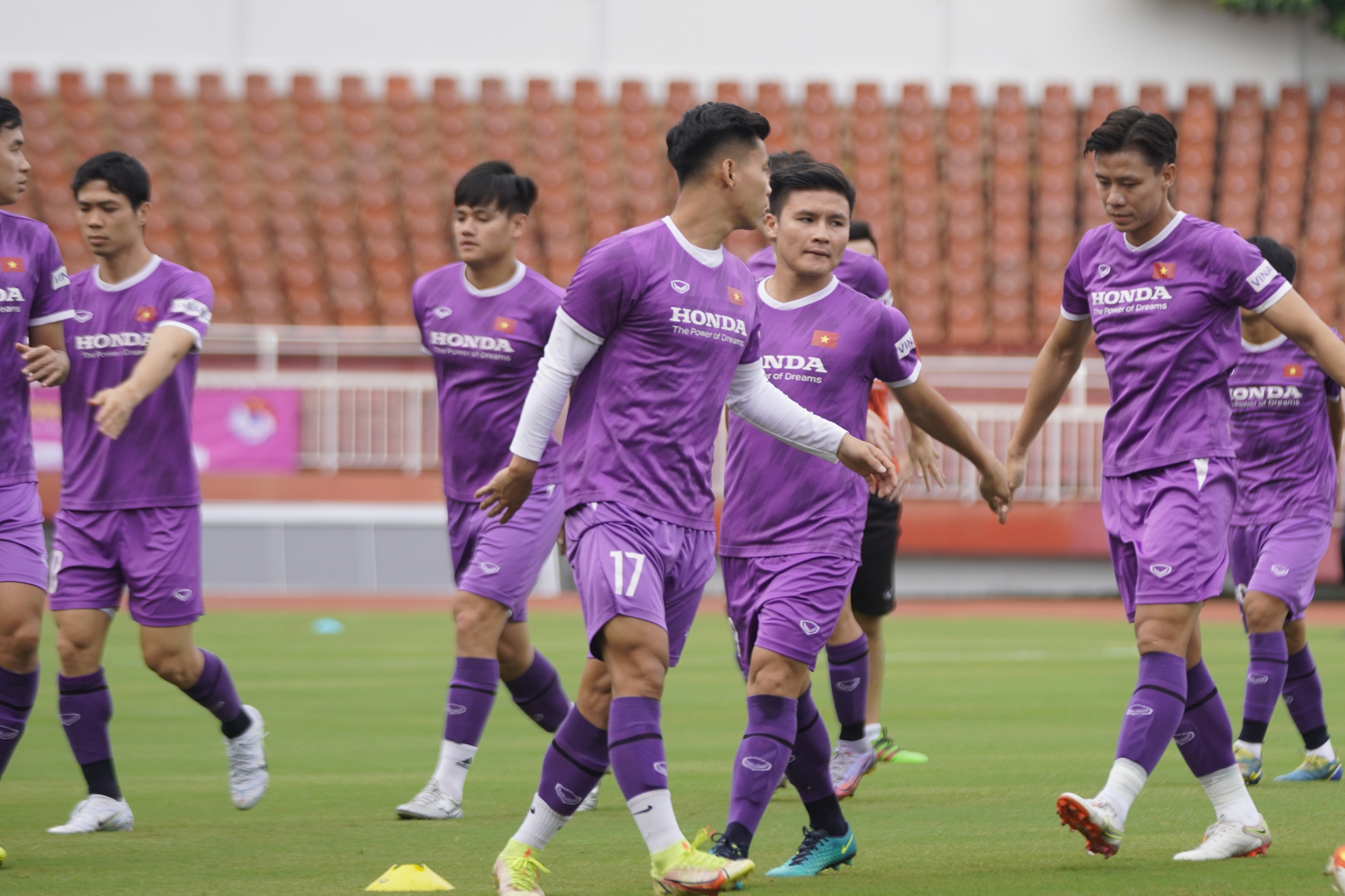 C&ocirc;ng Phượng kh&aacute;t khao chiến thắng, ngay cả khi đấu giao hữu - Ảnh 6.