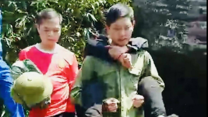 1 phụ nữ sống s&oacute;t sau 7 ng&agrave;y ng&atilde; xuống vực s&acirc;u Y&ecirc;n Tử, ăn rau dại cầm hơi - Ảnh 2.