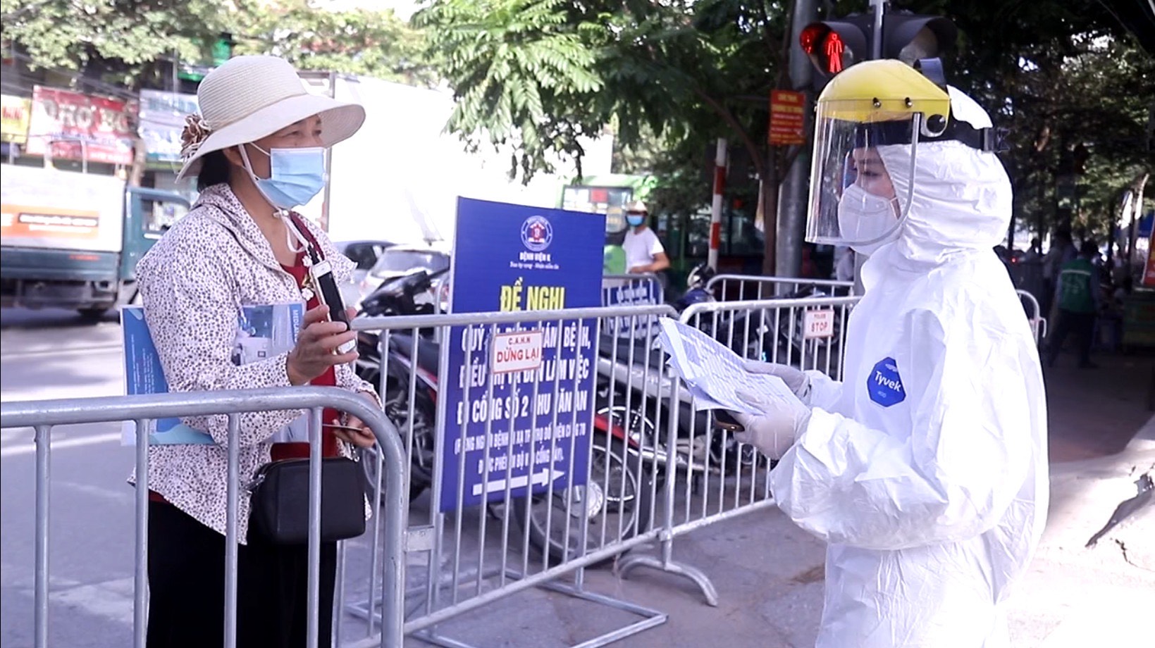 Đề xuất 2 t&igrave;nh huống ứng ph&oacute; dịch Covid-19 năm 2022-2023 - Ảnh 3.