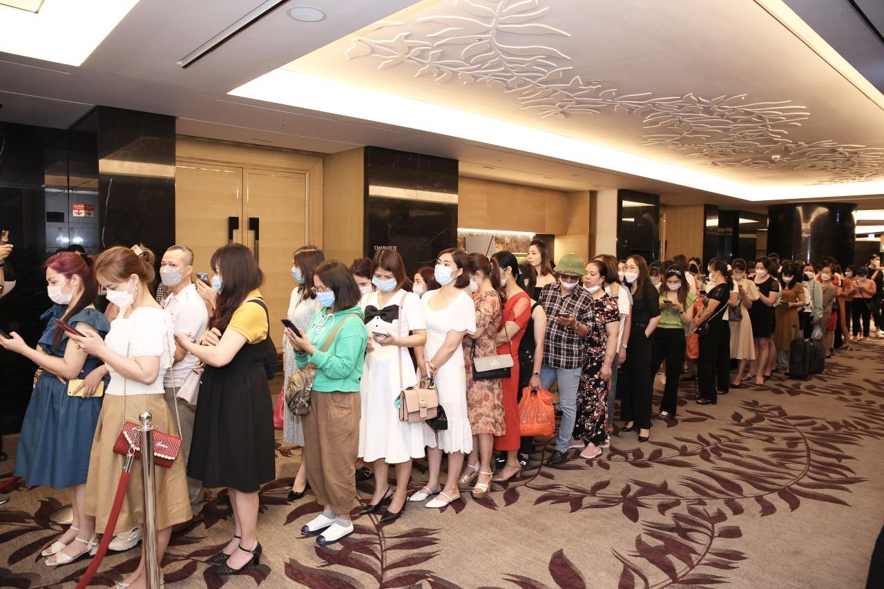 Thu Cúc xuất sắc được vinh danh “Đối tác kim cương” - Ảnh 2.