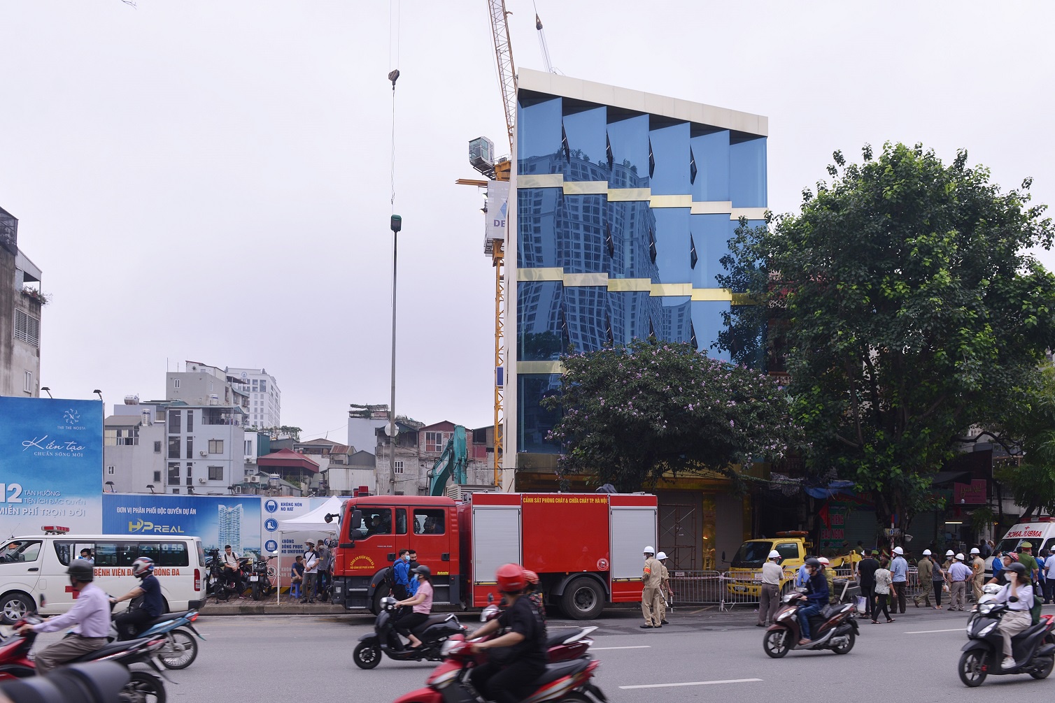 Phá dỡ xong toàn bộ vi phạm tại nhà 5 tầng nằm vị trí "đất vàng" ở Hà Nội