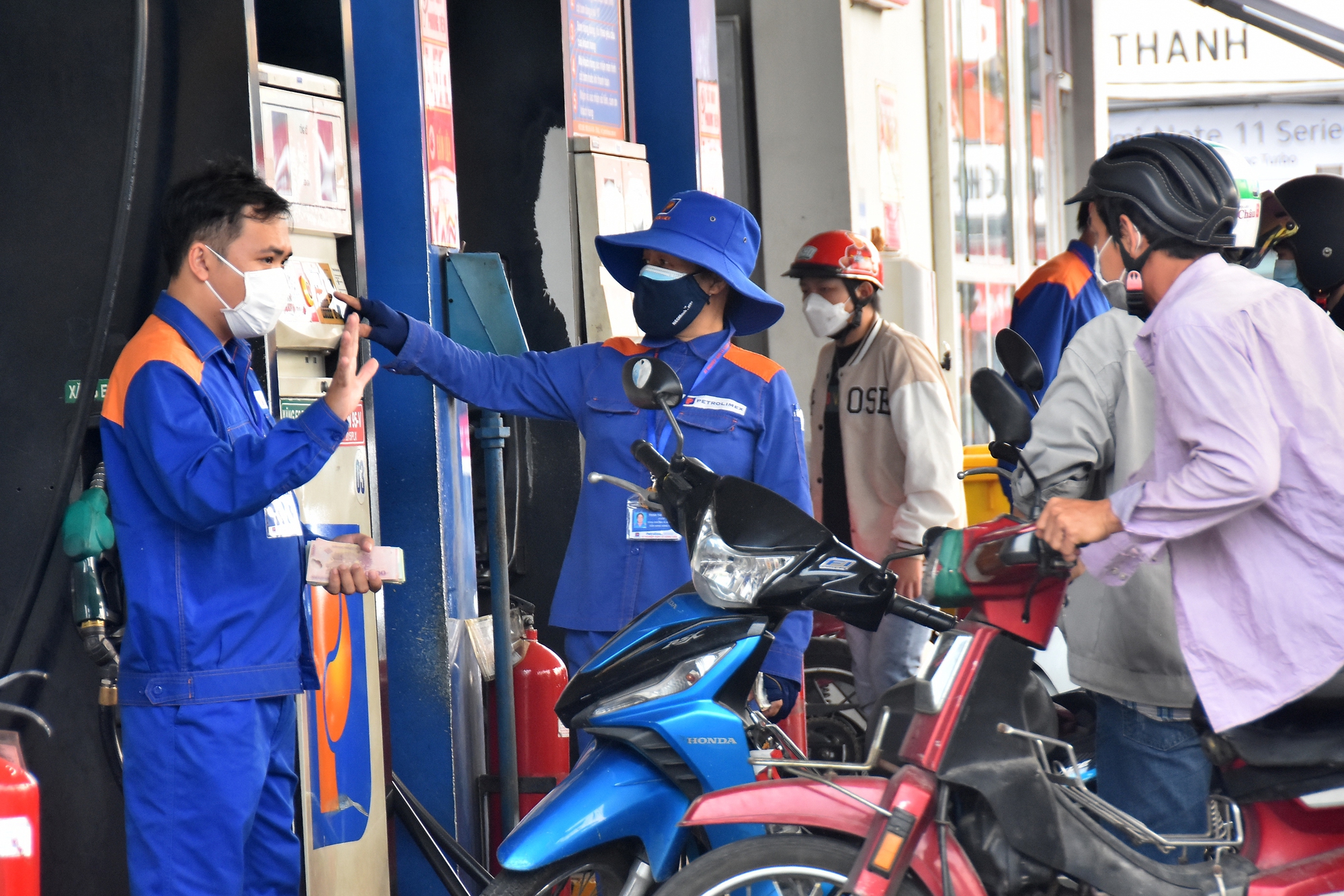 Bảo đảm nguồn cung khi giá xăng dầu liên tục vượt "đỉnh"