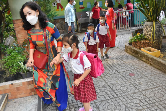 Tuyển sinh đầu cấp: R&uacute;t gọn nhiều c&ocirc;ng đoạn - Ảnh 1.