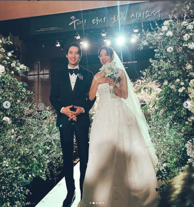 Diễn vi&ecirc;n Park Shin-hye sinh con sau 4 th&aacute;ng cưới - Ảnh 3.