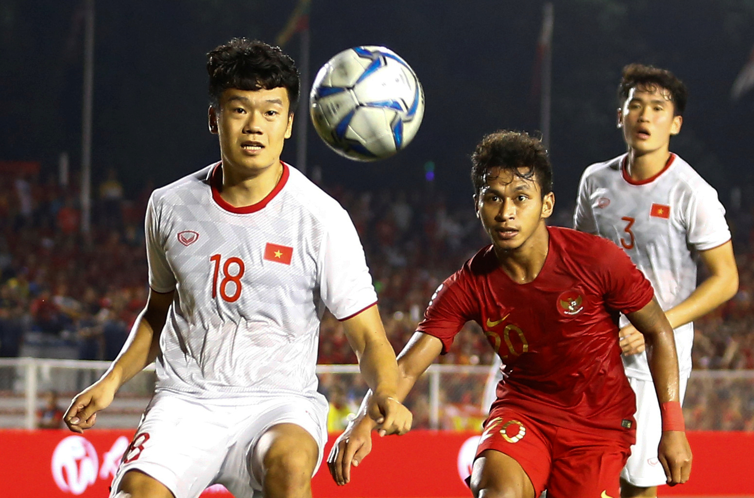B&igrave;nh luận b&oacute;ng đ&aacute; SEA Games 31: U23 Việt Nam - U23 Indonesia long tranh hổ đấu - Ảnh 5.