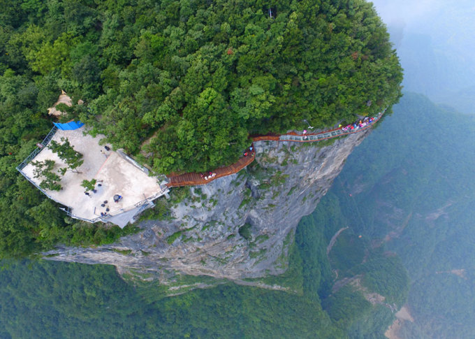 Những cầu kính nổi tiếng thế giới - Ảnh 3.