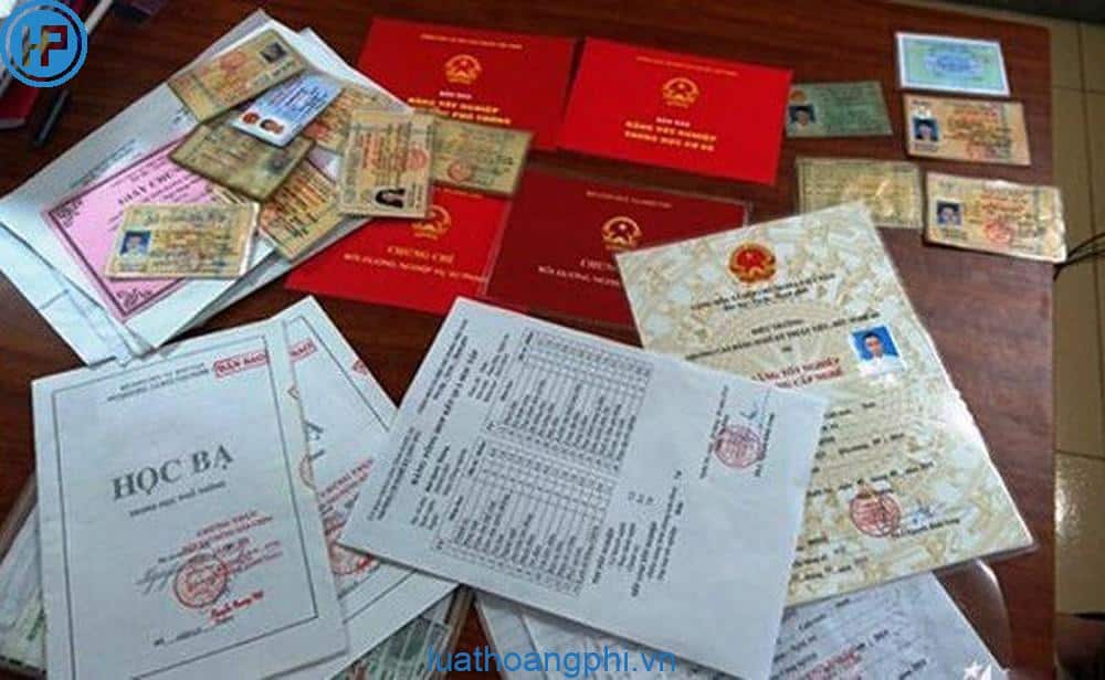 Dùng bằng giả để tiến thân, nguyên chủ tịch Ủy ban MTTQ phường bị khởi tố