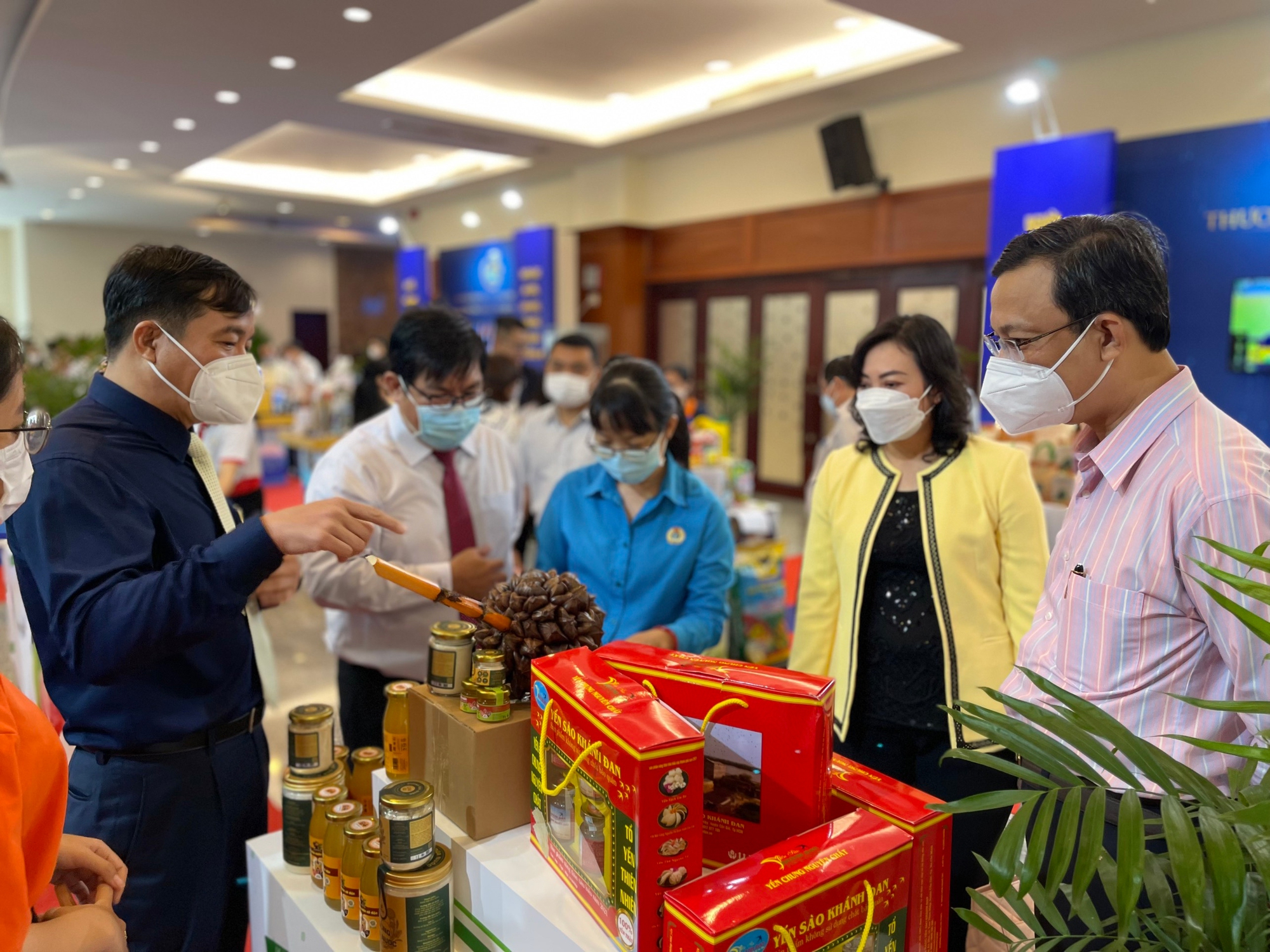 Hàng Việt chinh phục người tiêu dùng Việt - Ảnh 2.