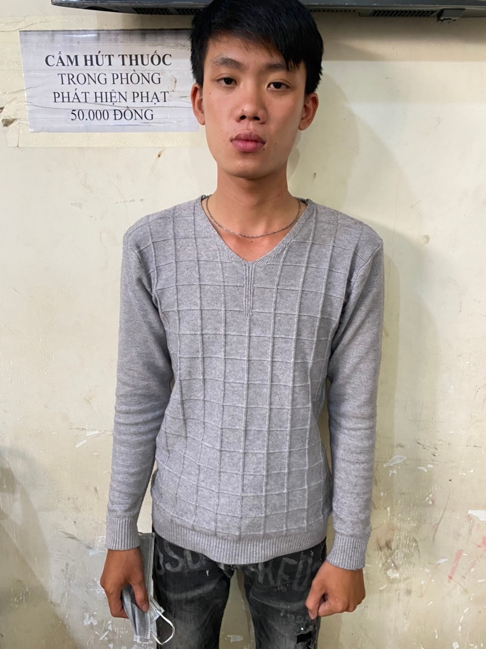 &Aacute;n mạng tại qu&aacute;n ốc ở huyện B&igrave;nh Ch&aacute;nh - Ảnh 1.