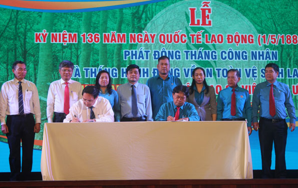 Tập đoàn Công nghiệp Cao su Việt Nam ký thỏa ước tập thể