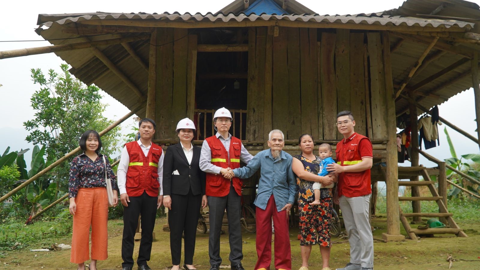 LG và Habitat For Humanity Vietnam khởi động dự án "Ngôi làng hy vọng" năm 2022