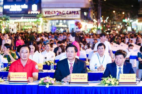 Trao tặng ngư dân Hải Phòng 20.000 lá cờ Tổ quốc - Ảnh 14.