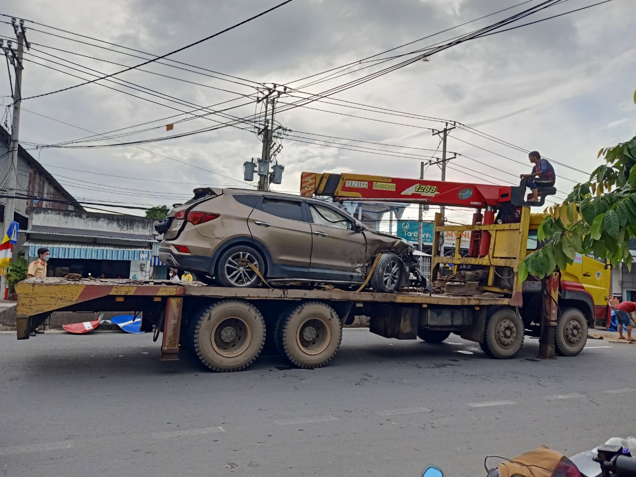 CLIP: &Ocirc;t&ocirc; t&ocirc;ng thẳng dải ph&acirc;n c&aacute;ch ở Bạc Li&ecirc;u - Ảnh 5.