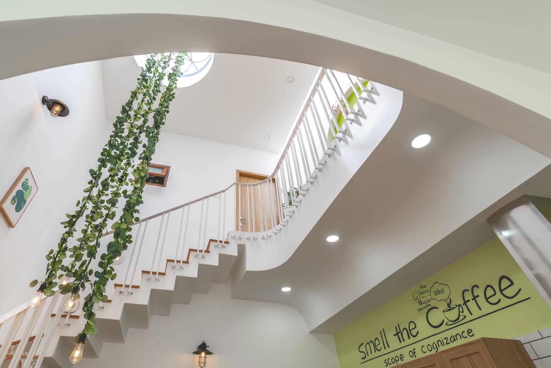 Ng&ocirc;i nh&agrave; d&ugrave;ng gam m&agrave;u ch&oacute;i l&oacute;a, độc đ&aacute;o v&agrave; đẹp đến kh&ocirc;ng ngờ - Ảnh 20.