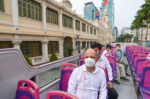 LẮNG NGHE NGƯỜI DÂN HIẾN KẾ: Quảng bá về TP HCM bằng quà công nghệ cao
