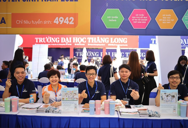688.000 th&iacute; sinh đ&atilde; đăng k&yacute; dự thi tốt nghiệp THPT 2022 - Ảnh 2.
