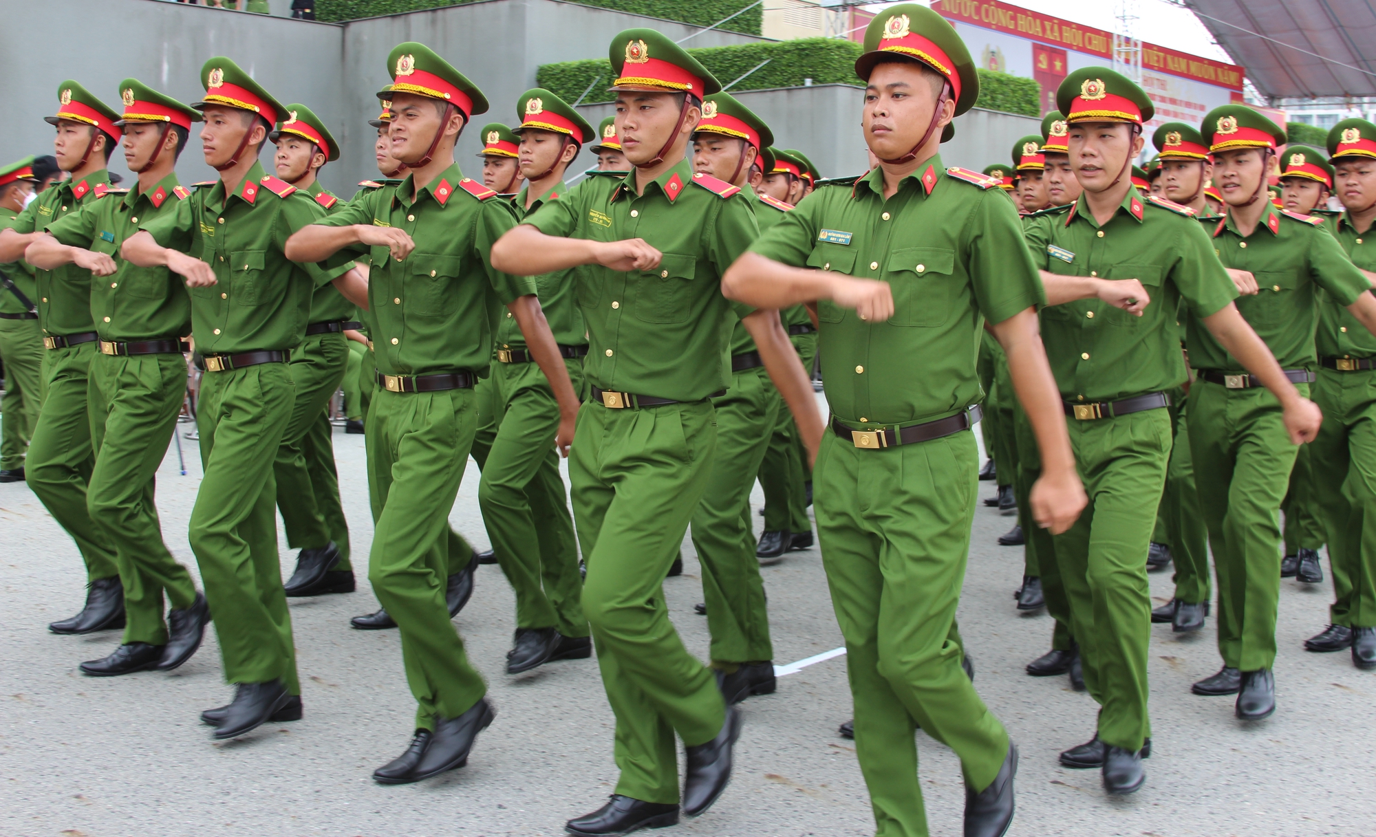 Lực lượng Cảnh sát 9 tỉnh thi võ thuật, bắn súng - Ảnh 3.