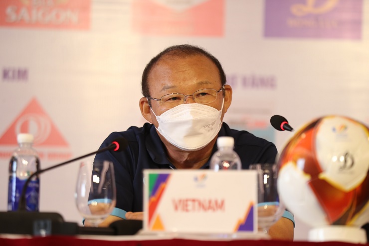 Họp báo U23 Việt Nam - U23 Philippines: HLV Park Hang-seo không "né" Thái Lan