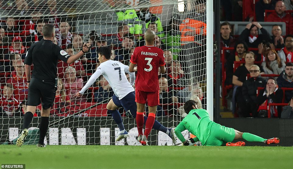 Liverpool - Tottenham chia điểm nảy lửa ở Anfield, Man United thua tan n&aacute;t - Ảnh 4.