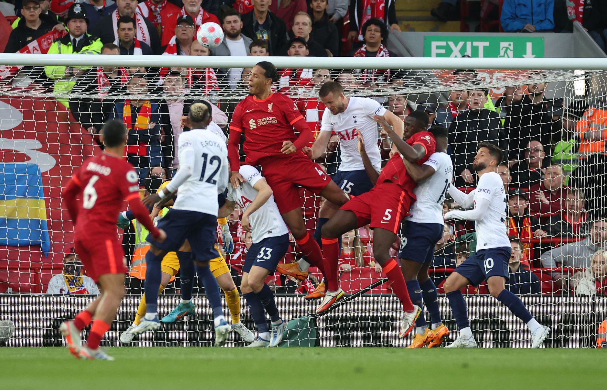 Liverpool - Tottenham chia điểm nảy lửa ở Anfield, Man United thua tan n&aacute;t - Ảnh 3.