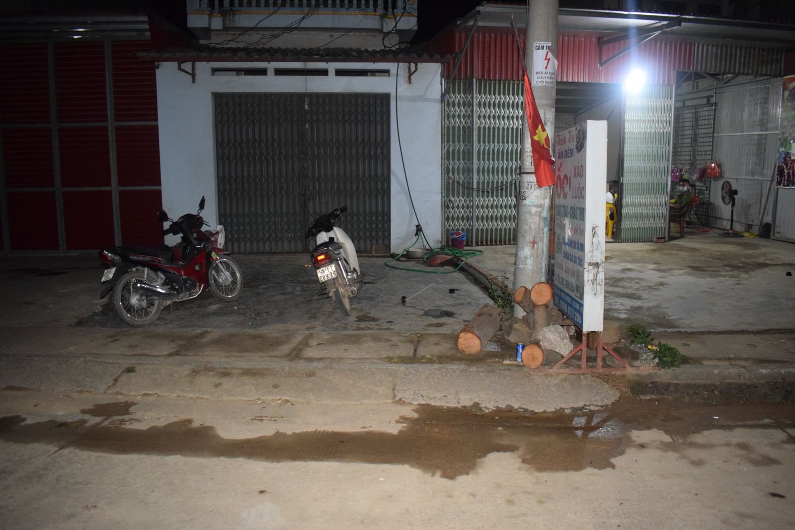 Xô xát lúc ăn đêm, nam thanh niên xăm trổ đâm chết người
