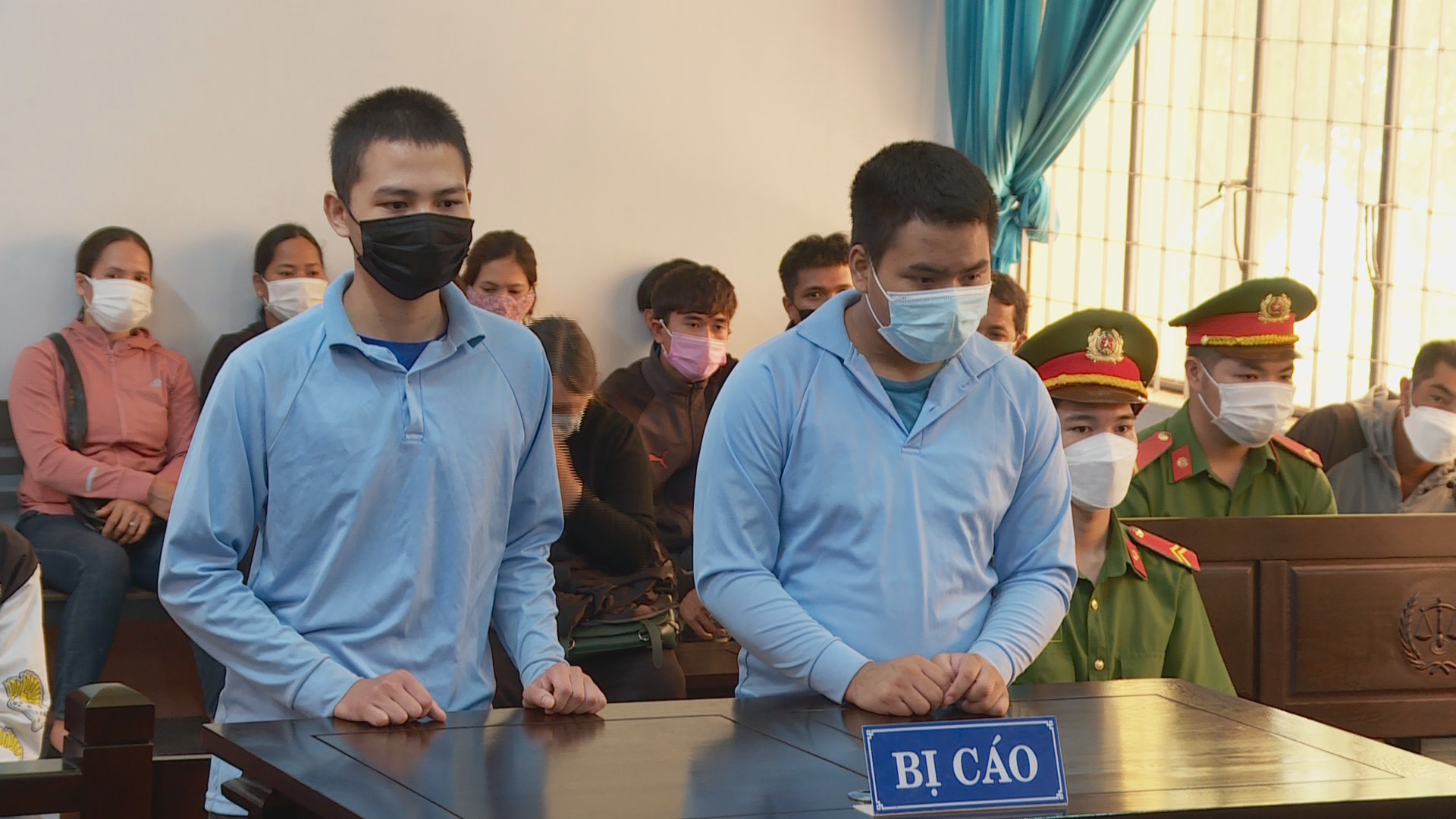 Manh động, đôi bạn 17 tuổi phải đi tù về tội giết người
