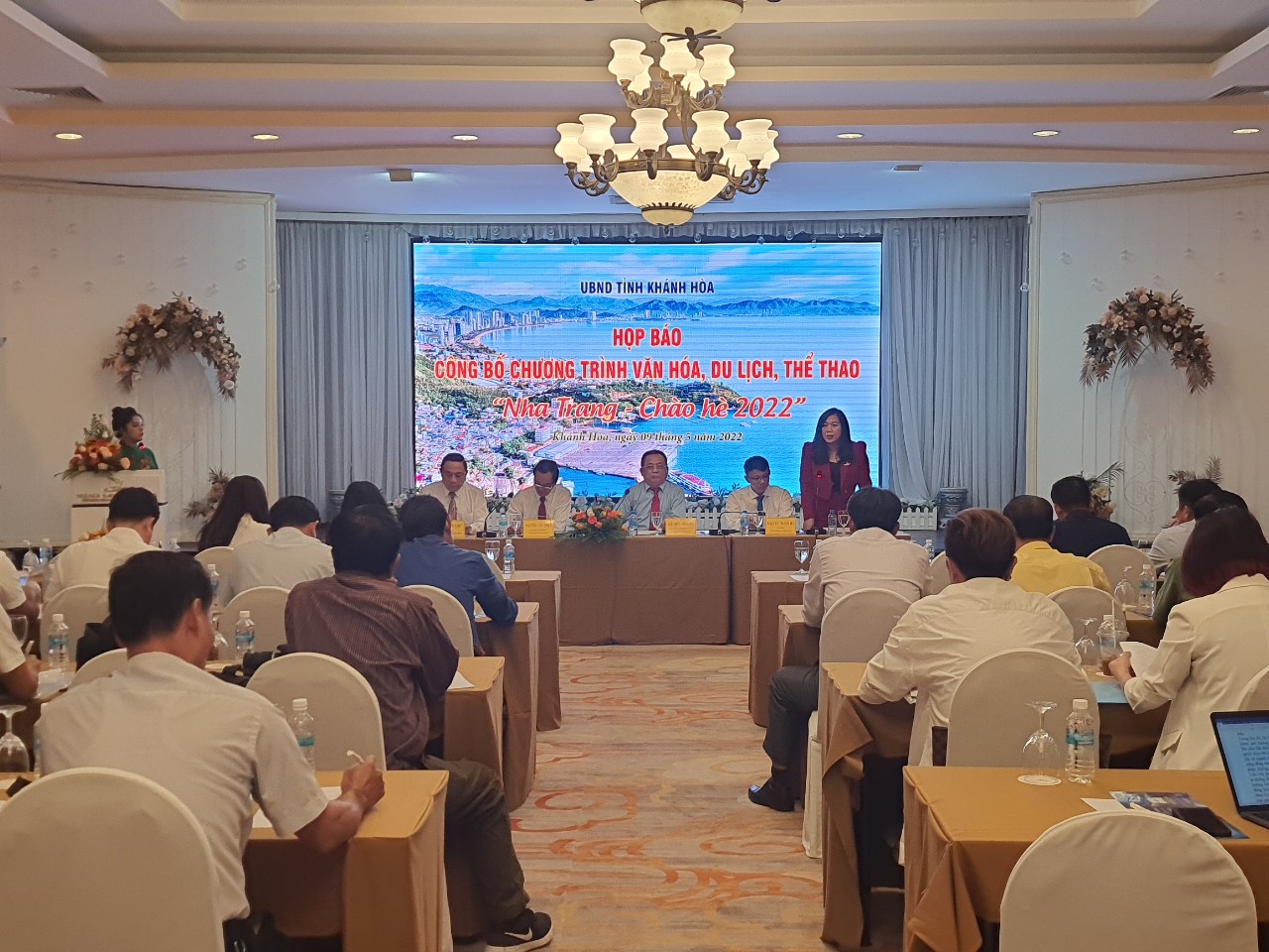 Kết luận của l&atilde;nh đạo TP Nha Trang vụ h&oacute;a đơn hải sản 42,5 triệu đồng - Ảnh 1.