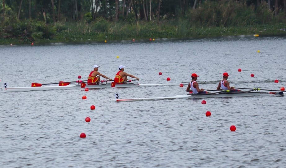 Việt Nam dẫn đầu vòng loại môn Đua thuyền Rowing tại SEA Games 31