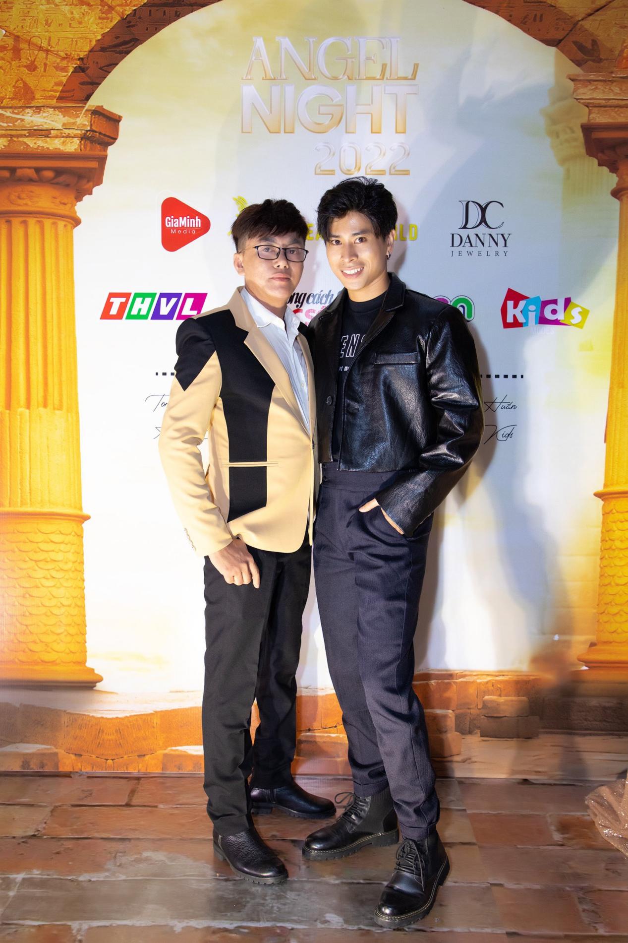 Stylist MUA Nguyễn Duy Trọng, ch&uacute;c mừng NTK Tommy Nguyễn - Ảnh 1.
