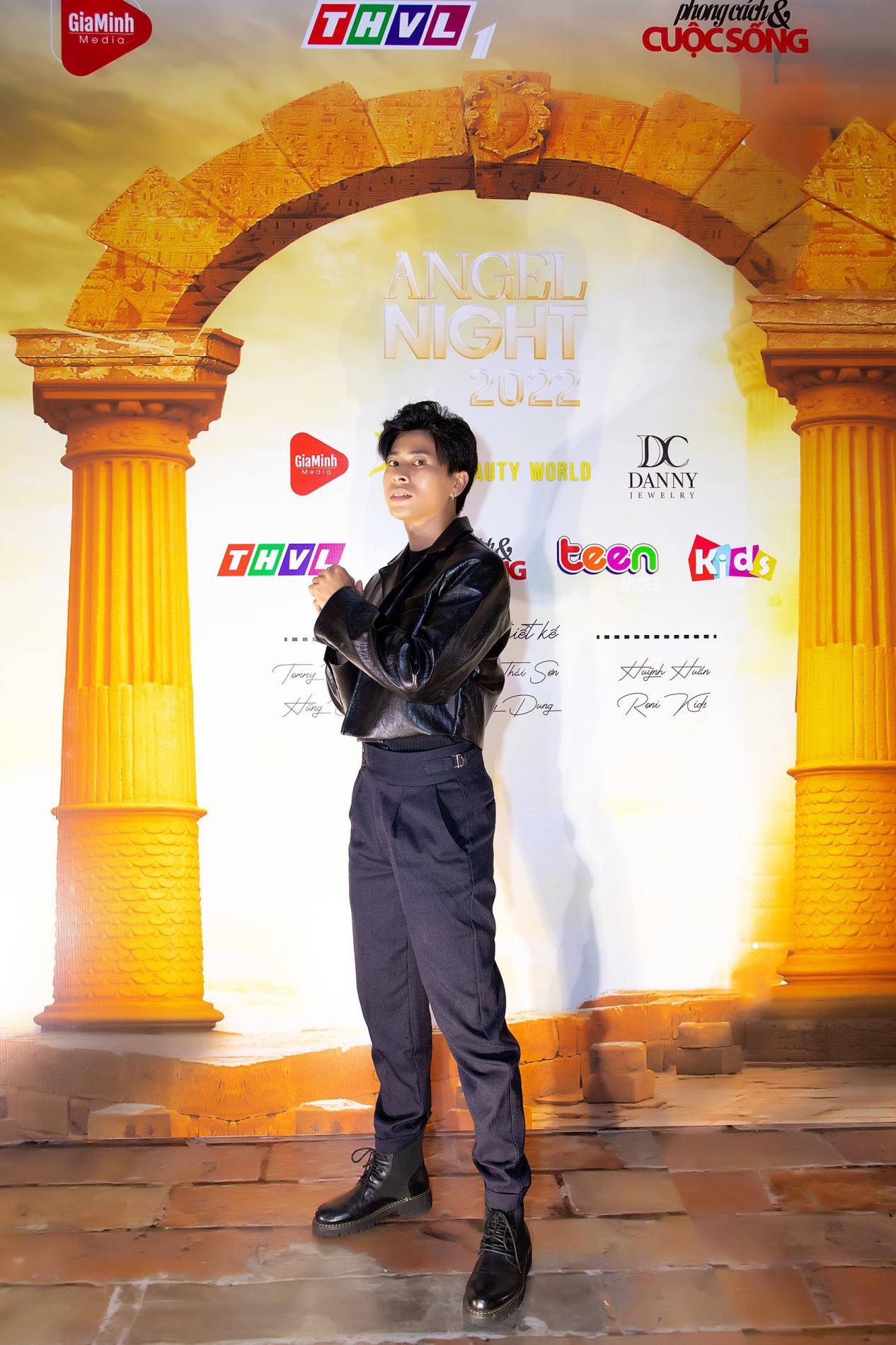 Stylist MUA Nguyễn Duy Trọng, ch&uacute;c mừng NTK Tommy Nguyễn - Ảnh 2.