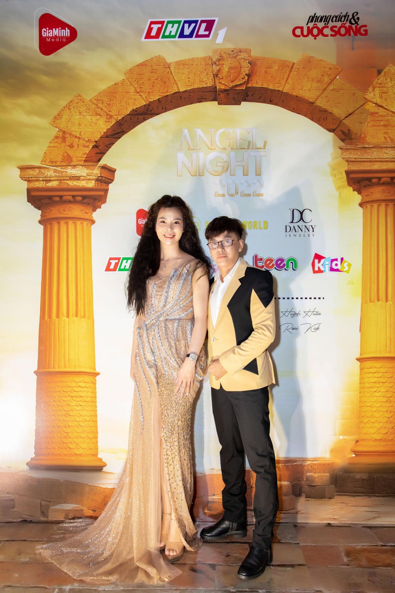 Stylist MUA Nguyễn Duy Trọng, ch&uacute;c mừng NTK Tommy Nguyễn - Ảnh 3.