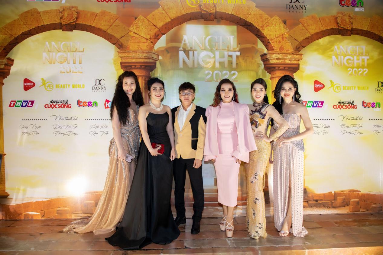 Stylist MUA Nguyễn Duy Trọng, ch&uacute;c mừng NTK Tommy Nguyễn - Ảnh 6.