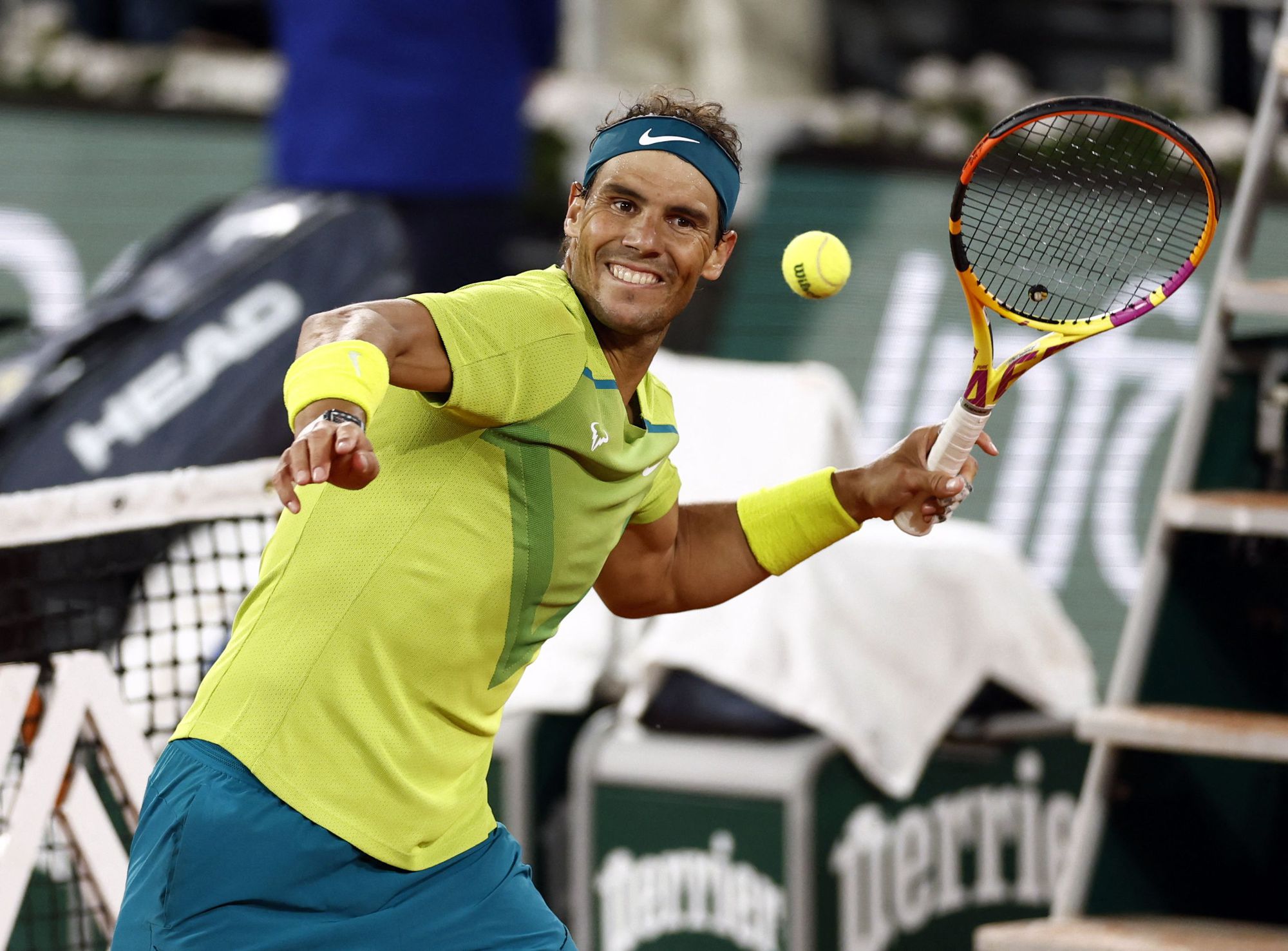 Nadal thắng Djokovic, v&agrave;o b&aacute;n kết Roland Garros - Ảnh 4.