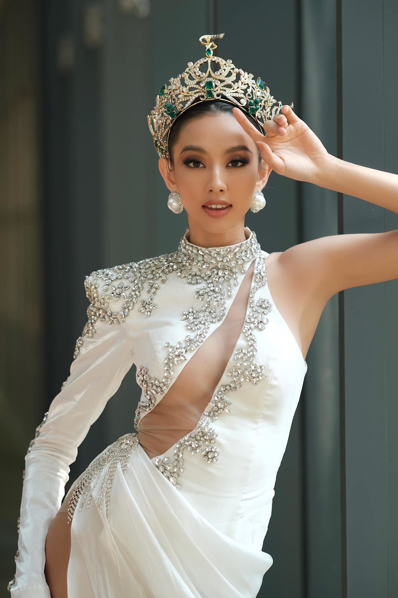 Hoa hậu Th&ugrave;y Ti&ecirc;n lần đầu n&oacute;i về l&ugrave;m x&ugrave;m giựt nợ - Ảnh 2.