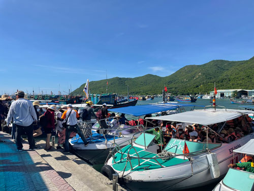 HLV Park Hang-seo tham dự Liên hoan Du lịch biển Nha Trang